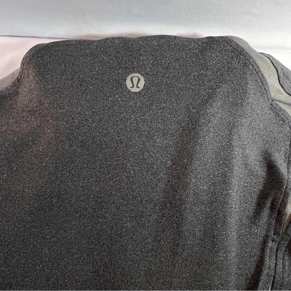 Lululemon Men’s Lightweight Jacket - Grey - Size Medium - Picture 9 of 9